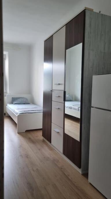 Apartment Mit 2 Betten Inklusive Gratis Parkplatz Graz Exteriör bild